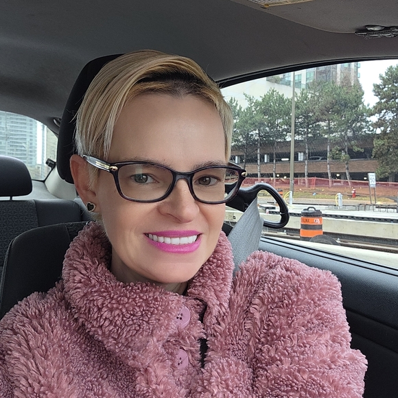 Meet your Posher, Stephanie - Picture 6 of 16